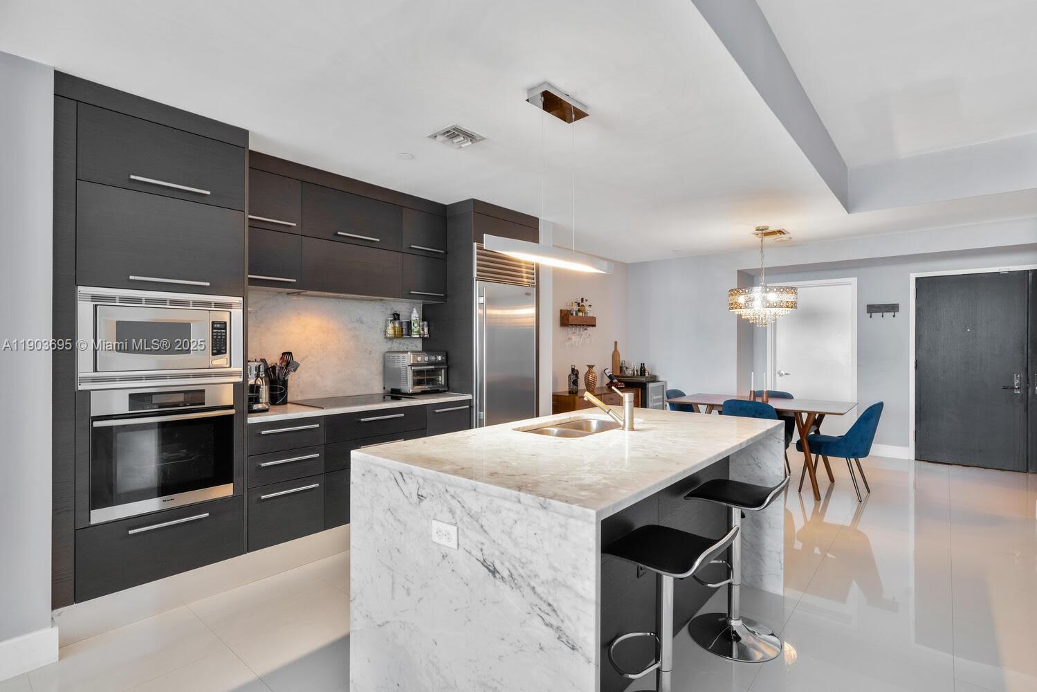 900 Biscayne Blvd #3008, Miami FL 33132