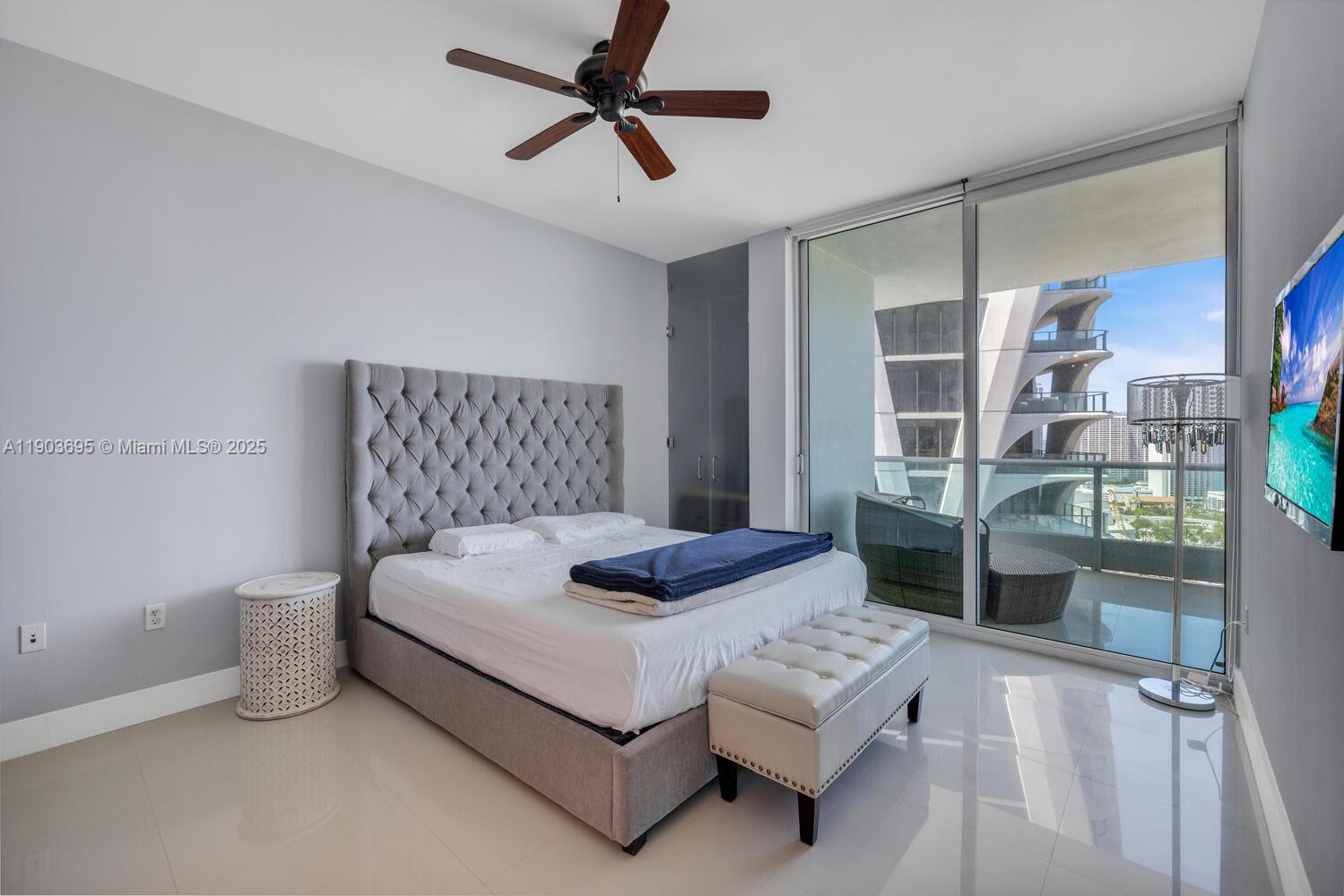 900 Biscayne Blvd #3008, Miami FL 33132