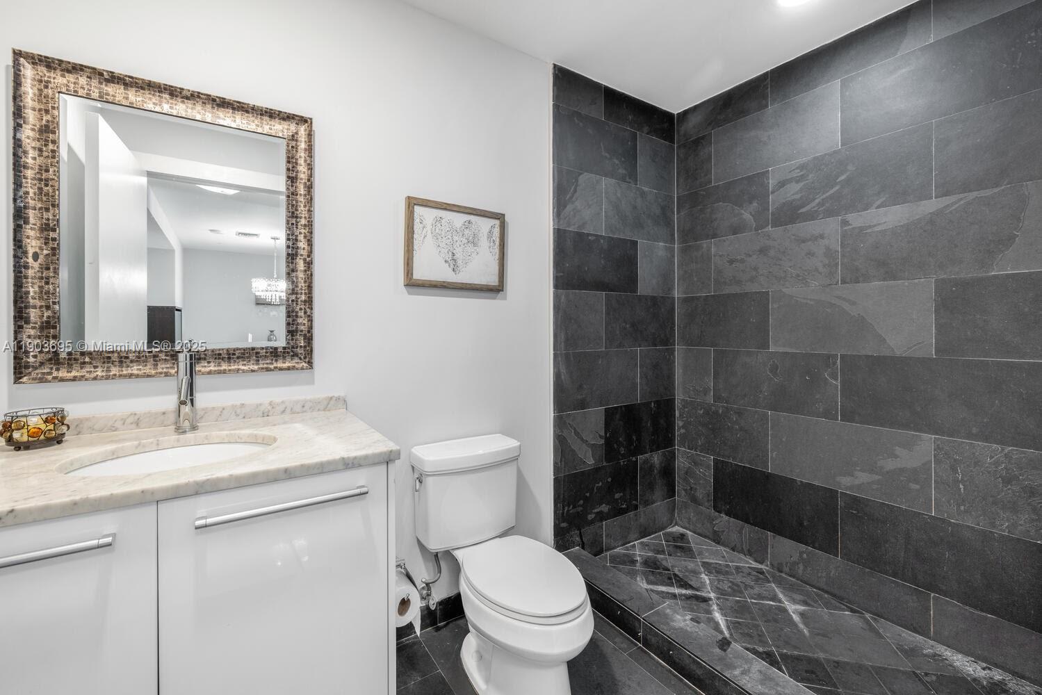 900 Biscayne Blvd #3008, Miami FL 33132