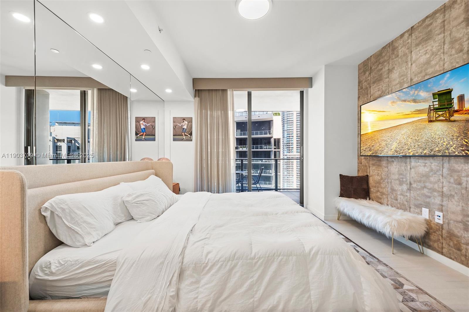 1000 Brickell Plz #4705, Miami FL 33131