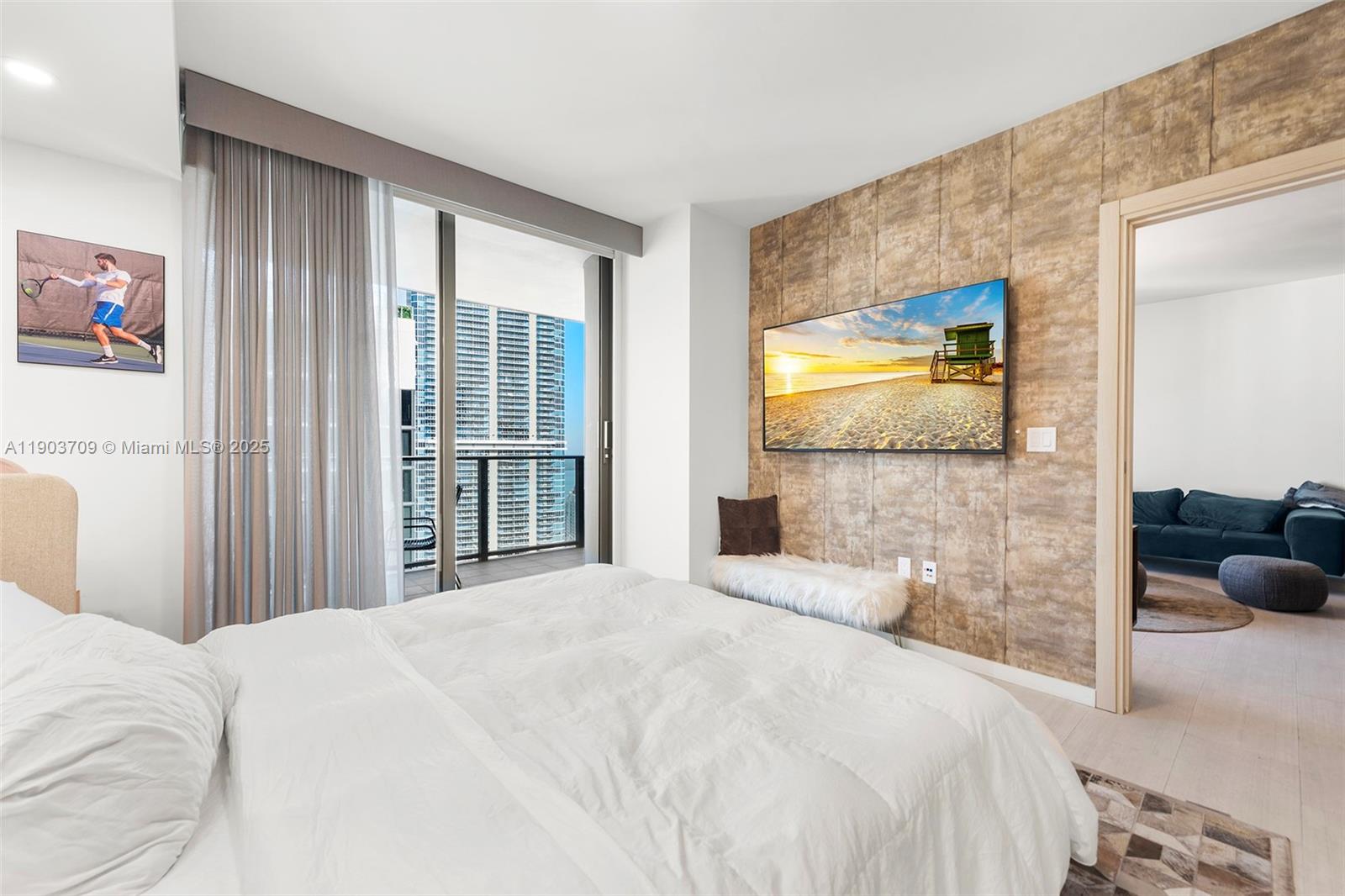 1000 Brickell Plz #4705, Miami FL 33131