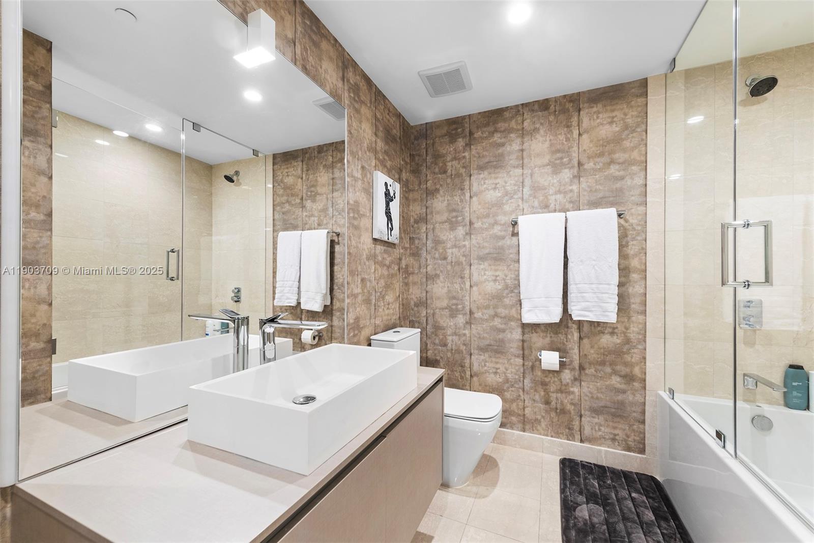 1000 Brickell Plz #4705, Miami FL 33131
