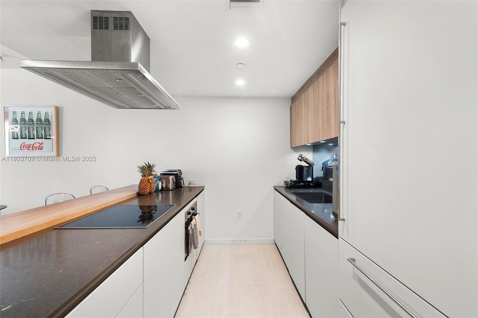 1000 Brickell Plz #4705, Miami FL 33131