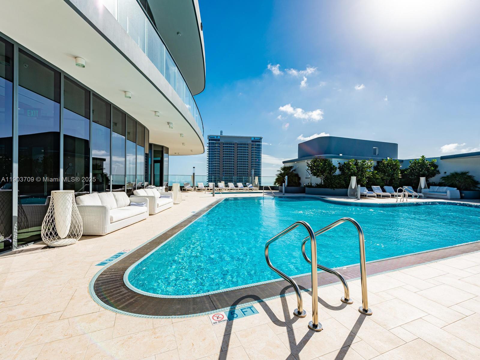 1000 Brickell Plz #4705, Miami FL 33131
