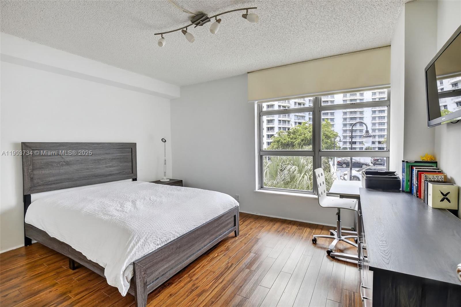 3400 NE 192nd St #505, Aventura FL 33180