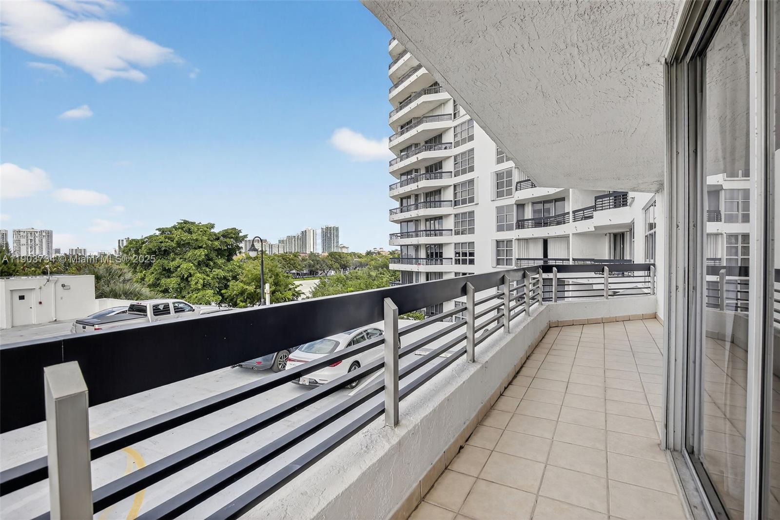 3400 NE 192nd St #505, Aventura FL 33180