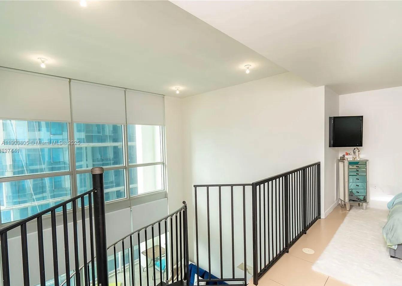 300 S Biscayne Blvd #L-1208, Miami FL 33131