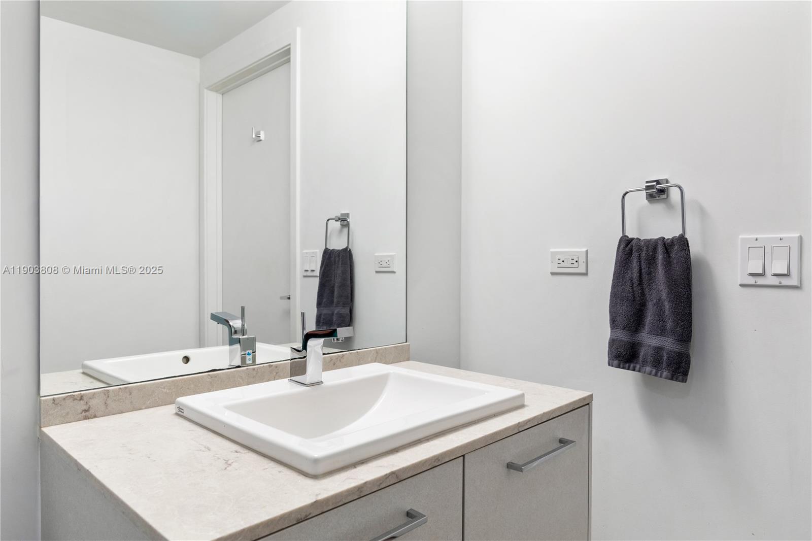1010 Brickell Ave #1806, Miami FL 33131