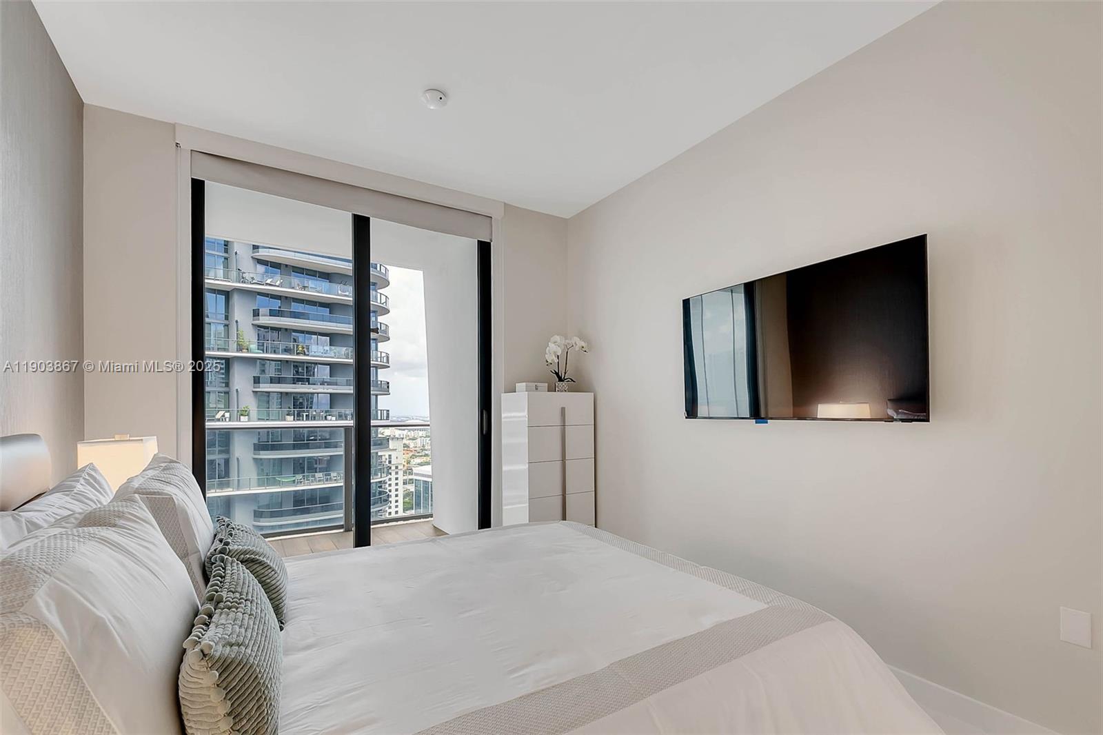 1010 Brickell Ave #4309, Miami FL 33131