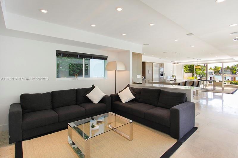 405 E San Marino Dr, Miami Beach FL 33139