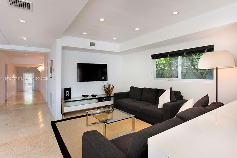 405 E San Marino Dr, Miami Beach FL 33139