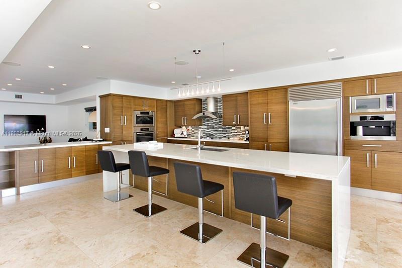 405 E San Marino Dr, Miami Beach FL 33139