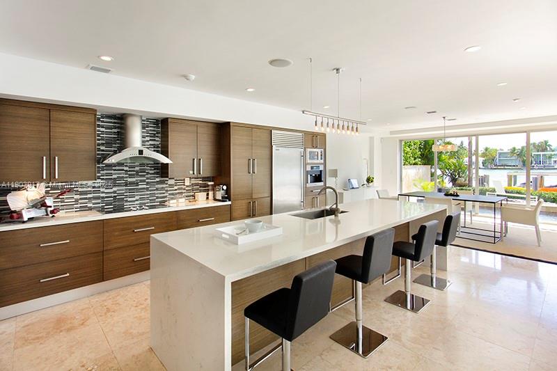 405 E San Marino Dr, Miami Beach FL 33139