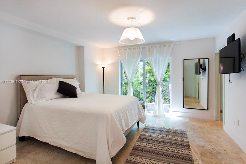 405 E San Marino Dr, Miami Beach FL 33139