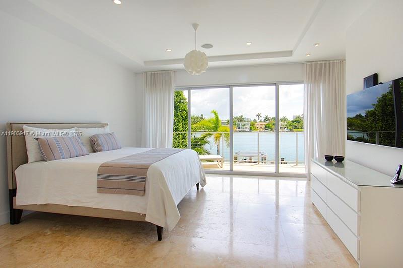 405 E San Marino Dr, Miami Beach FL 33139