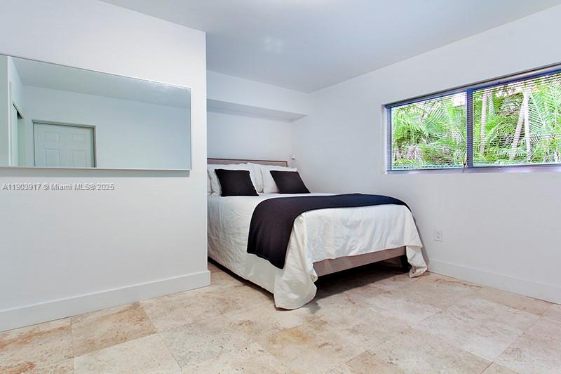 405 E San Marino Dr, Miami Beach FL 33139