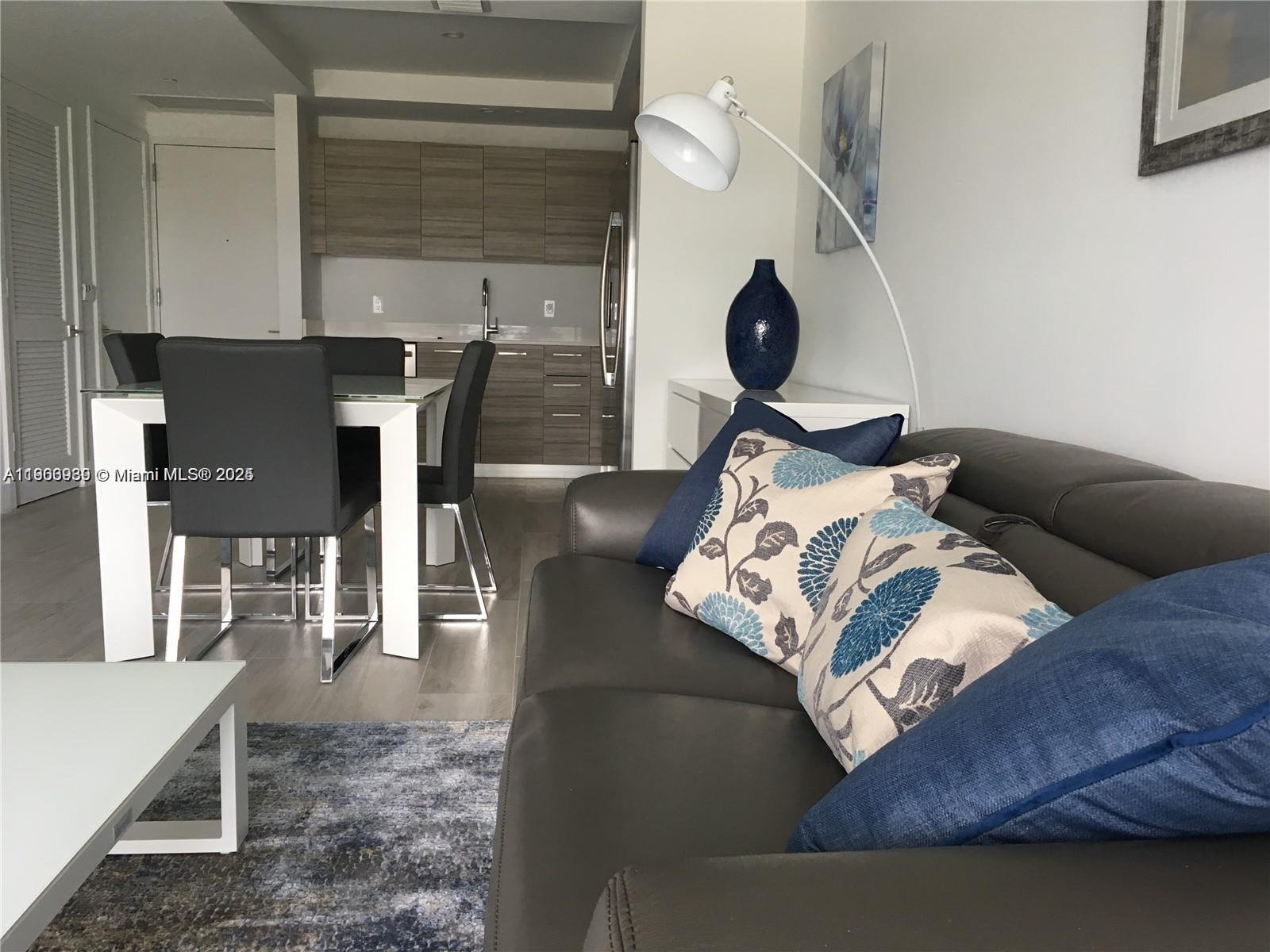 121 NE 34th St #3011, Miami FL 33137