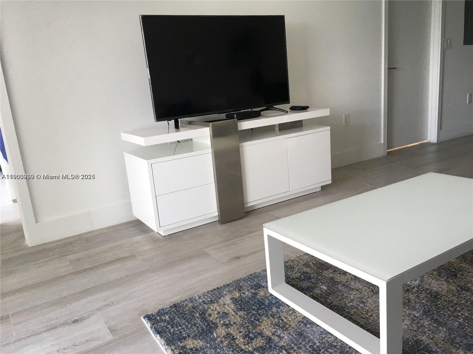 121 NE 34th St #3011, Miami FL 33137
