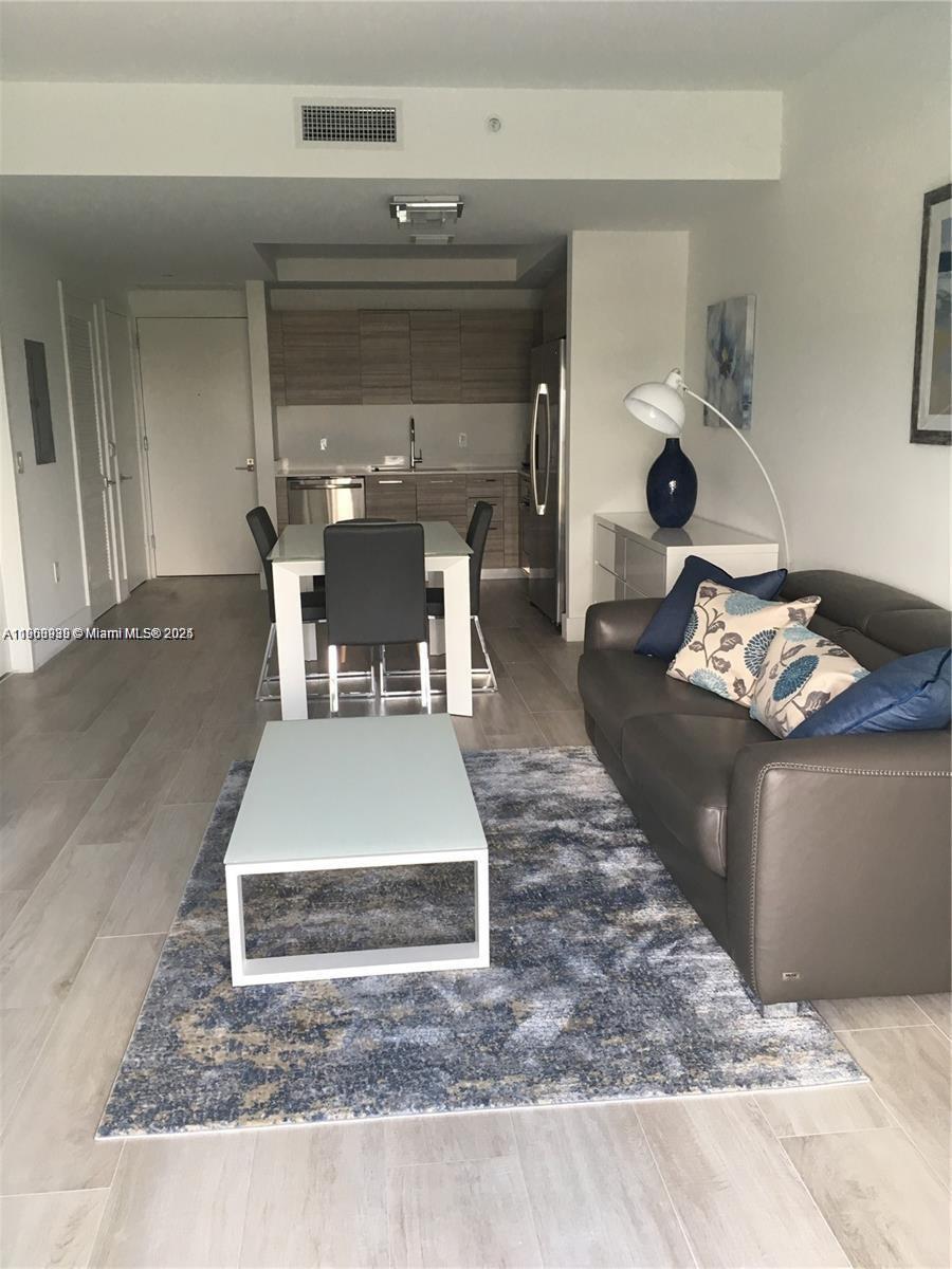 121 NE 34th St #3011, Miami FL 33137