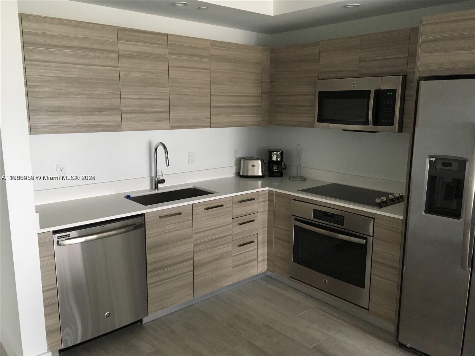 121 NE 34th St #3011, Miami FL 33137
