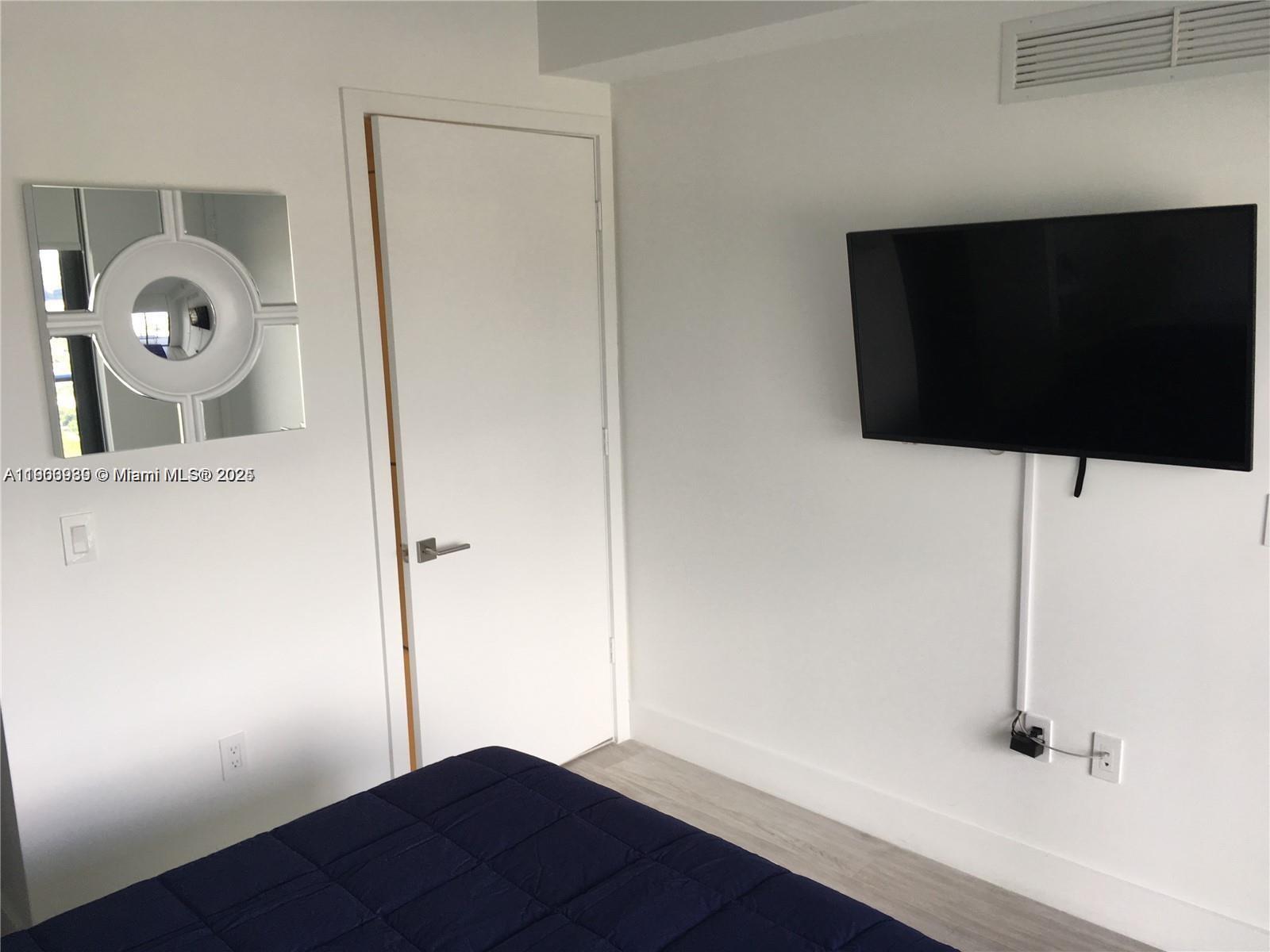 121 NE 34th St #3011, Miami FL 33137
