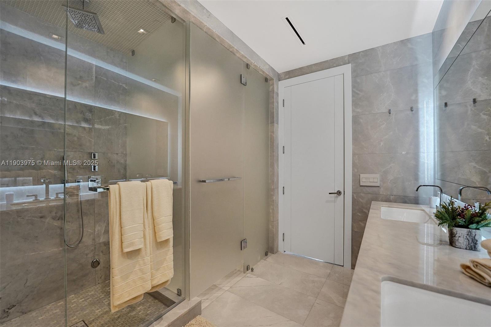 18501 Collins Ave #1902, Sunny Isles Beach FL 33160