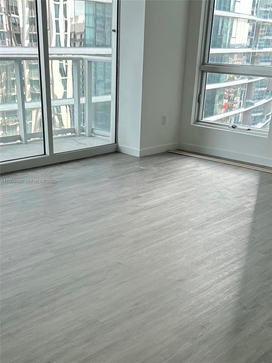 300 S Biscayne Blvd #3202, Miami FL 33131