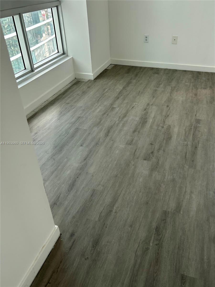 300 S Biscayne Blvd #3202, Miami FL 33131