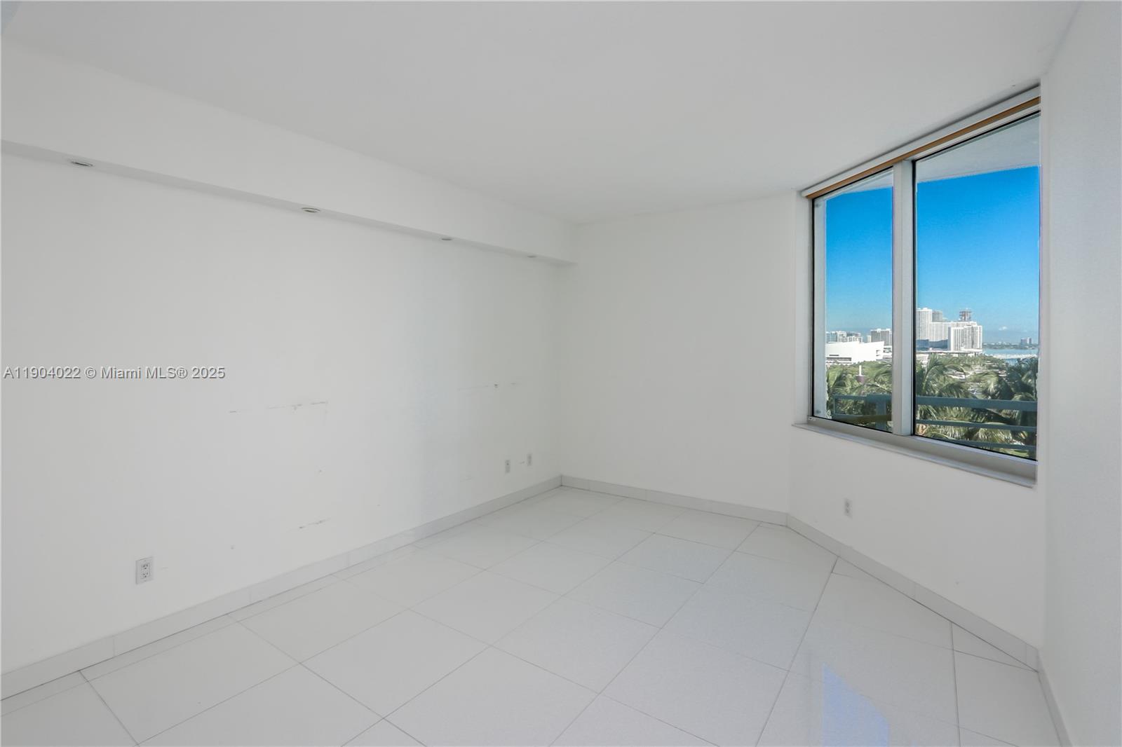 325 S Biscayne Blvd #1722, Miami FL 33131