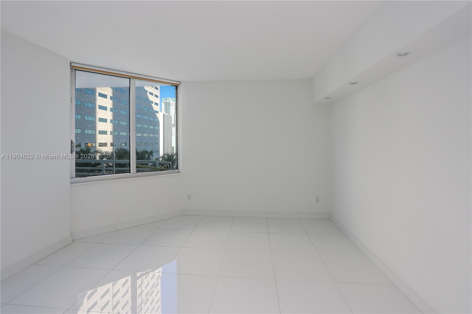 325 S Biscayne Blvd #1722, Miami FL 33131