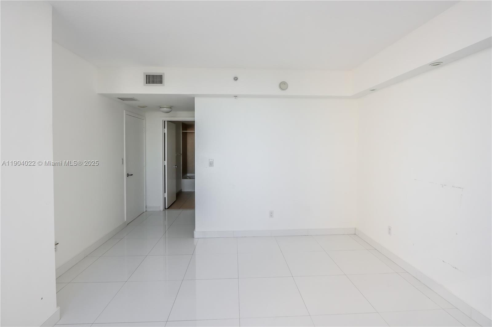 325 S Biscayne Blvd #1722, Miami FL 33131