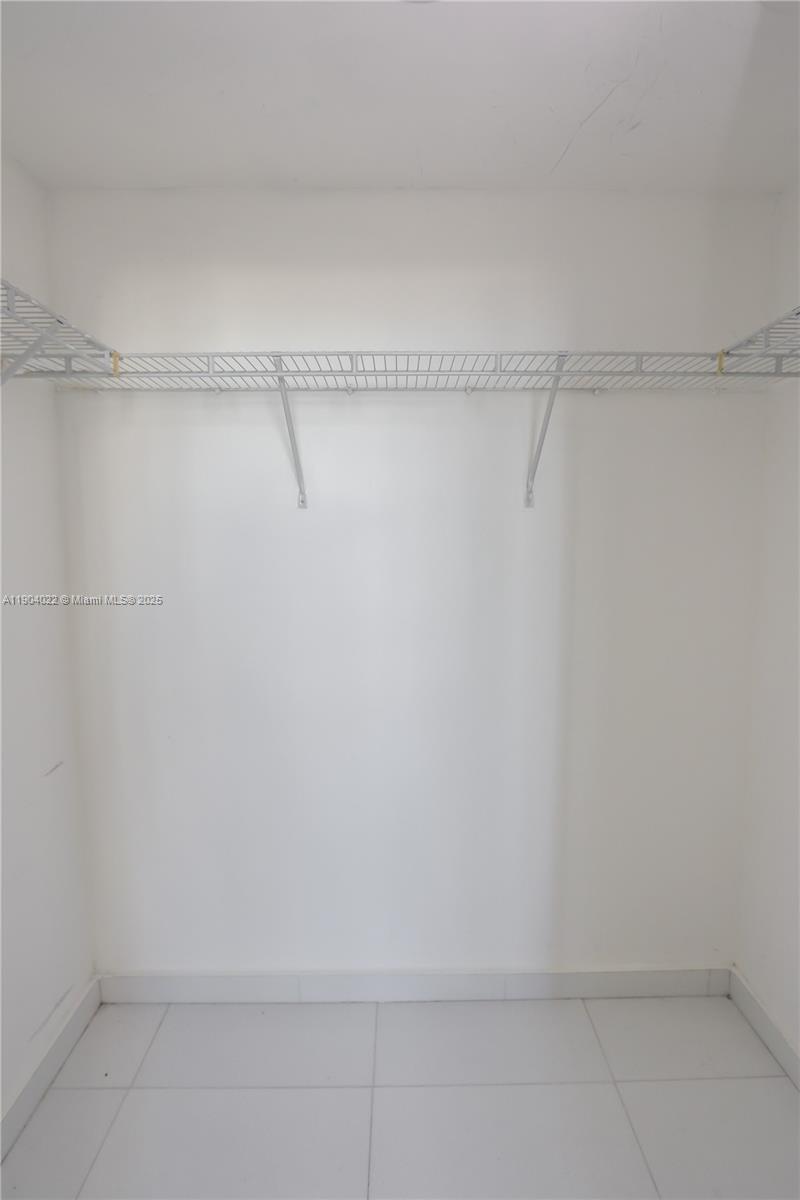 325 S Biscayne Blvd #1722, Miami FL 33131