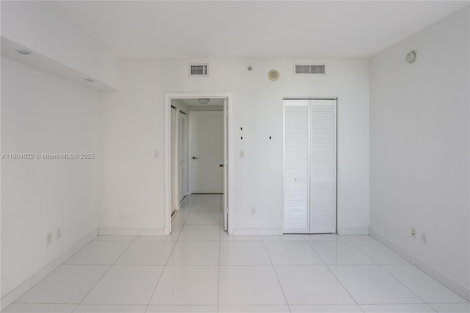 325 S Biscayne Blvd #1722, Miami FL 33131