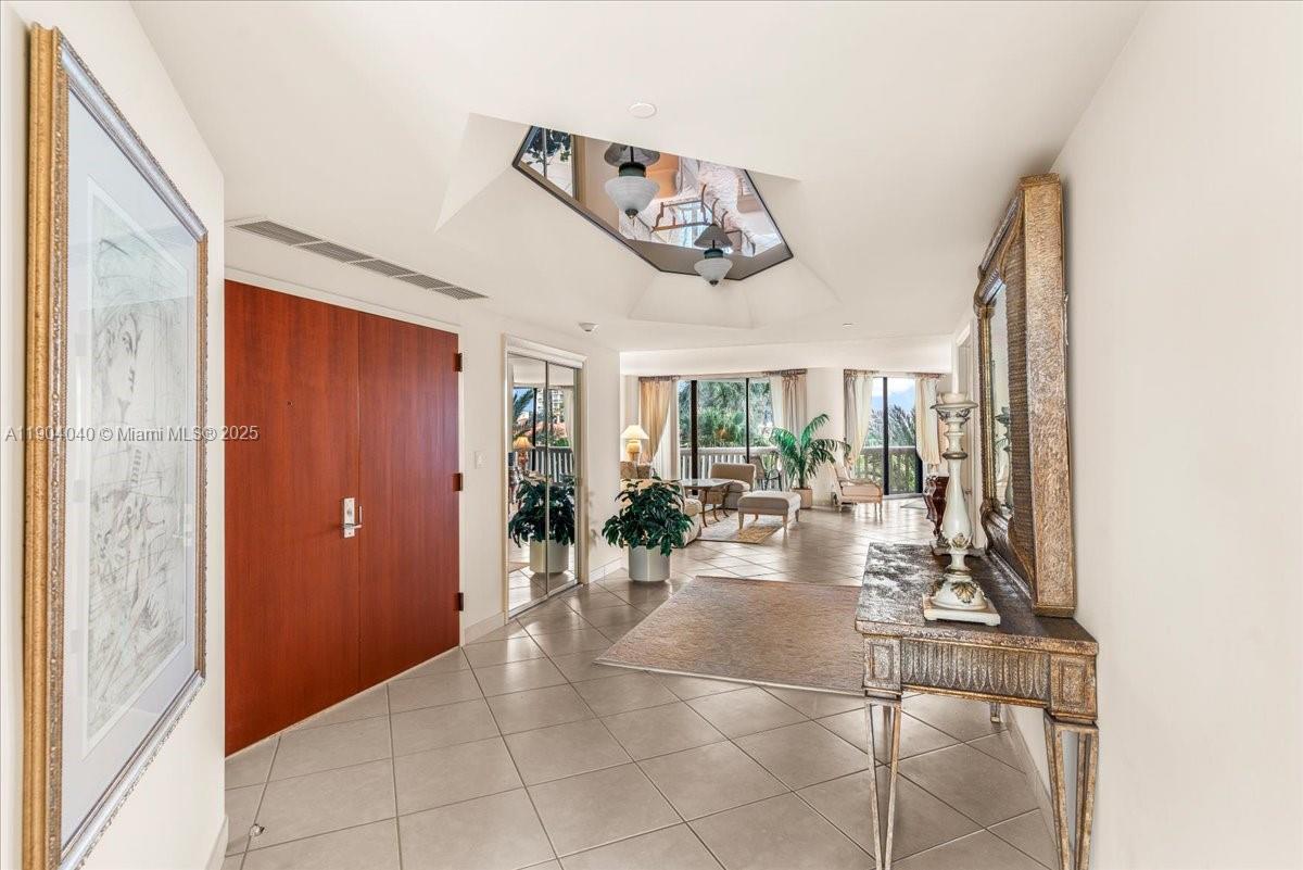 2000 Island Blvd #609, Aventura FL 33160