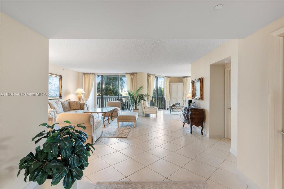 2000 Island Blvd #609, Aventura FL 33160