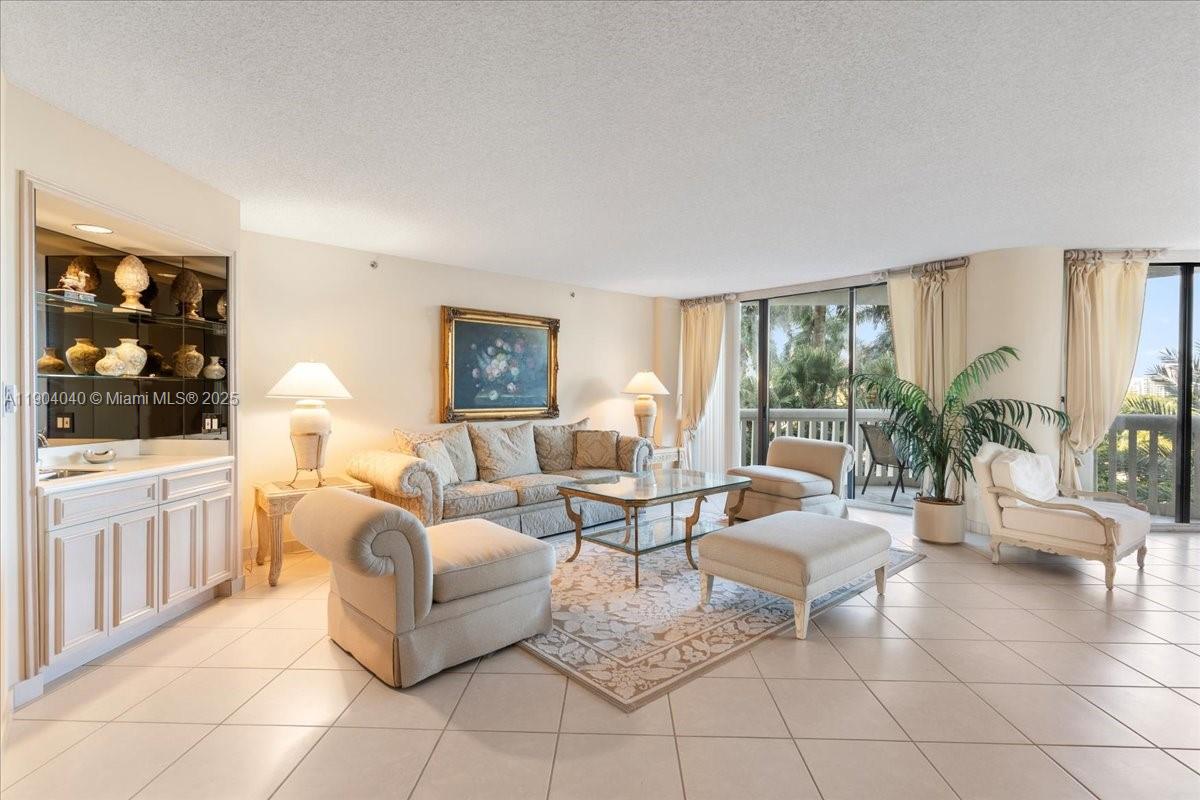 2000 Island Blvd #609, Aventura FL 33160