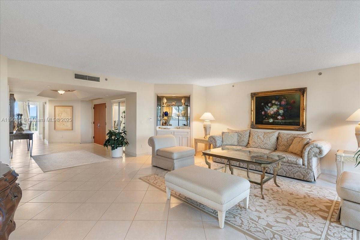 2000 Island Blvd #609, Aventura FL 33160