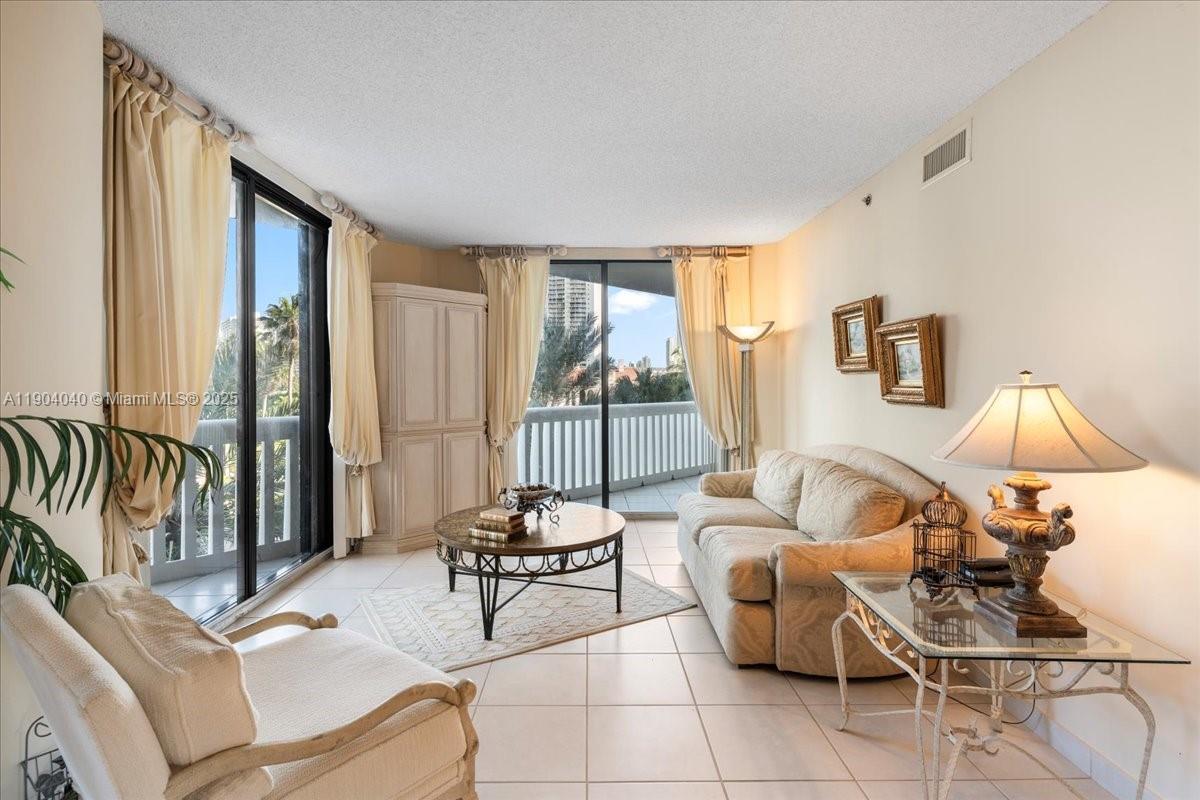 2000 Island Blvd #609, Aventura FL 33160