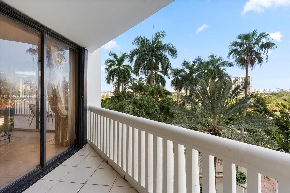 2000 Island Blvd #609, Aventura FL 33160