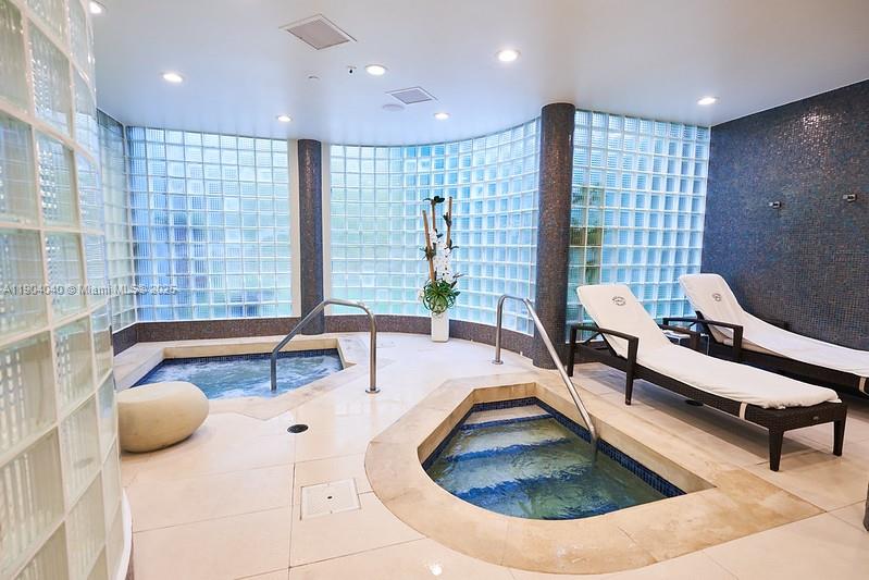 2000 Island Blvd #609, Aventura FL 33160