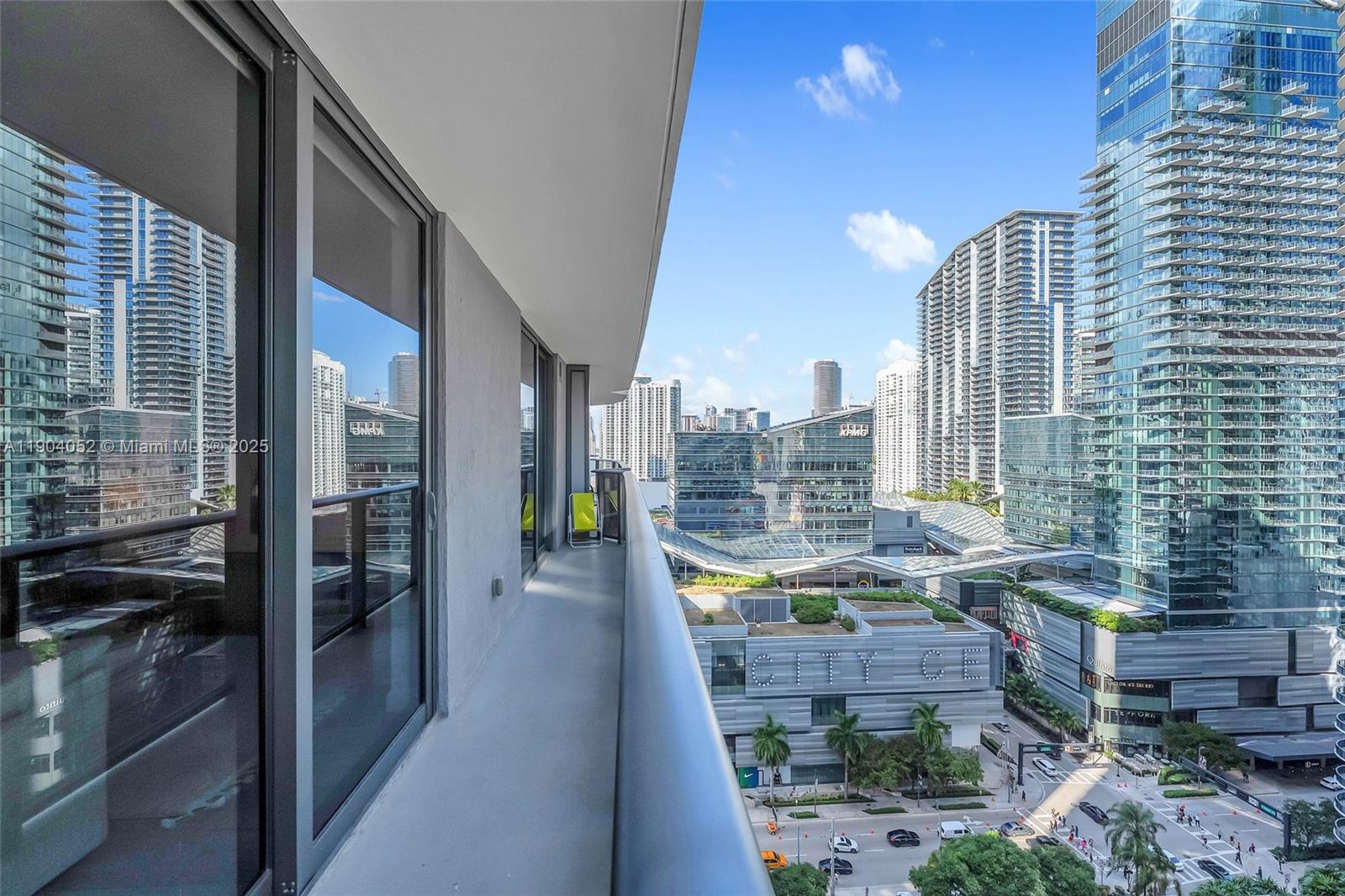 55 SW 9th St #1802, Miami FL 33130