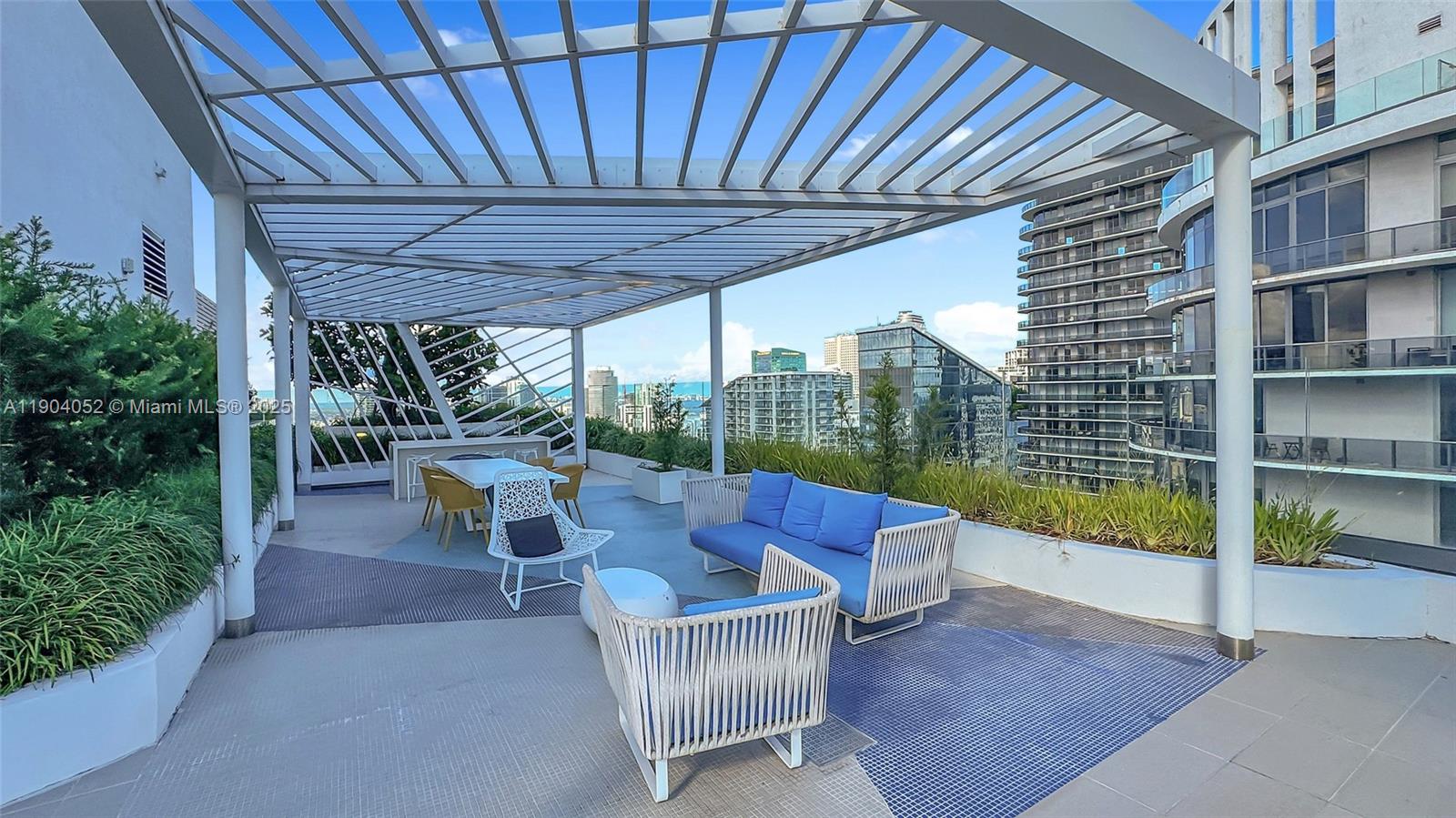 55 SW 9th St #1802, Miami FL 33130