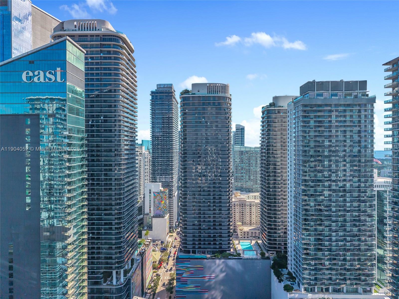55 SW 9th St #1802, Miami FL 33130