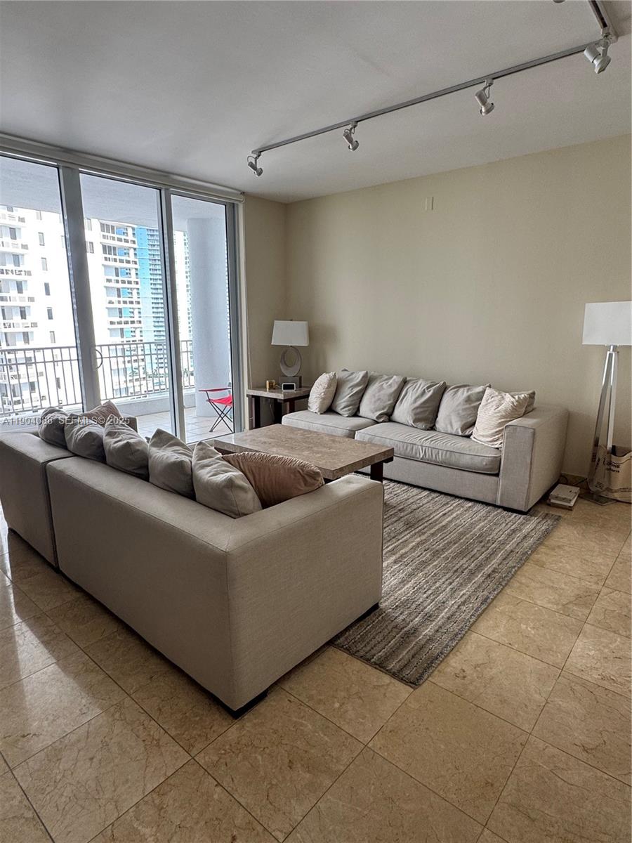 801 Brickell Key Blvd #1510, Miami FL 33131