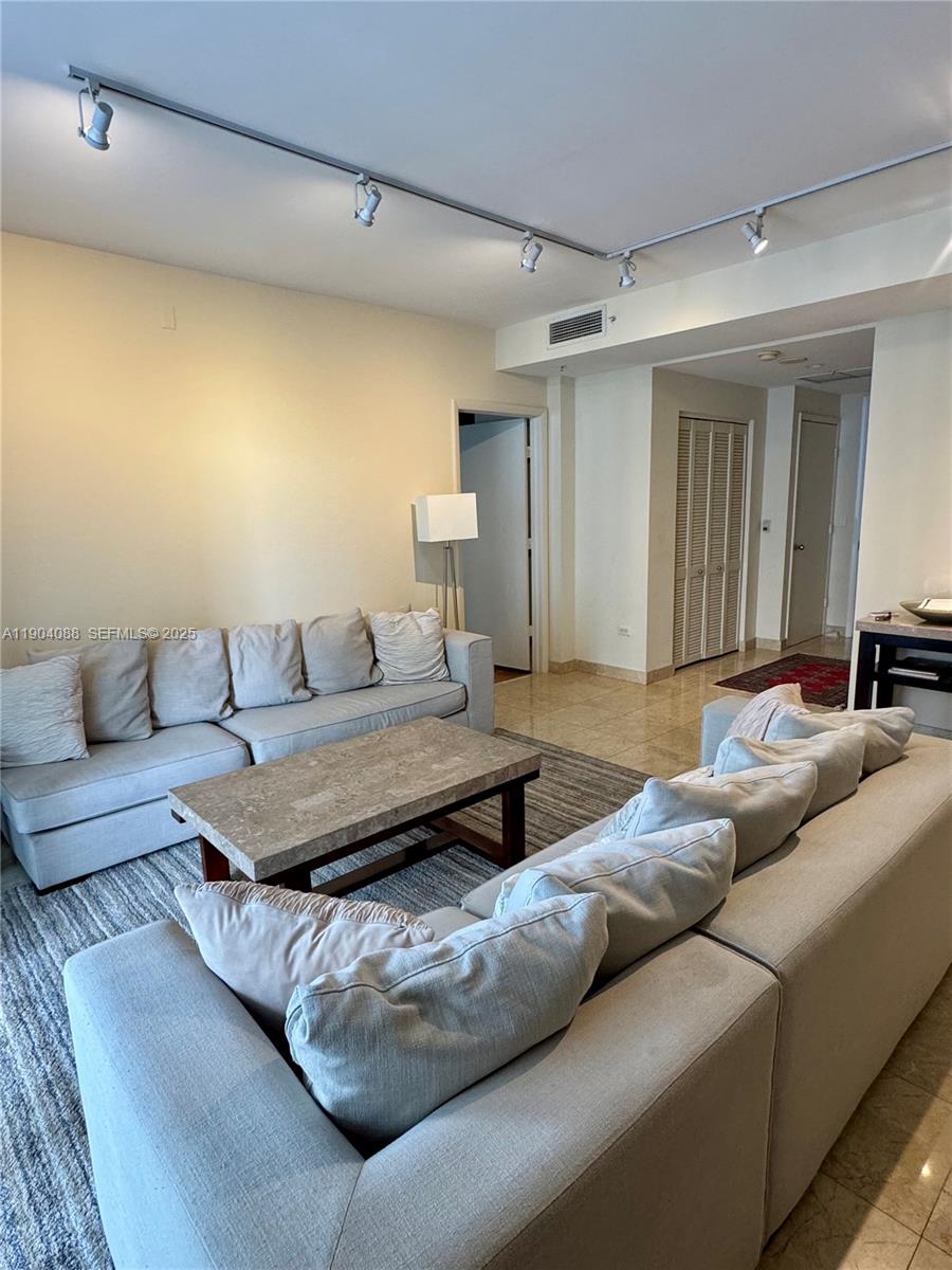 801 Brickell Key Blvd #1510, Miami FL 33131