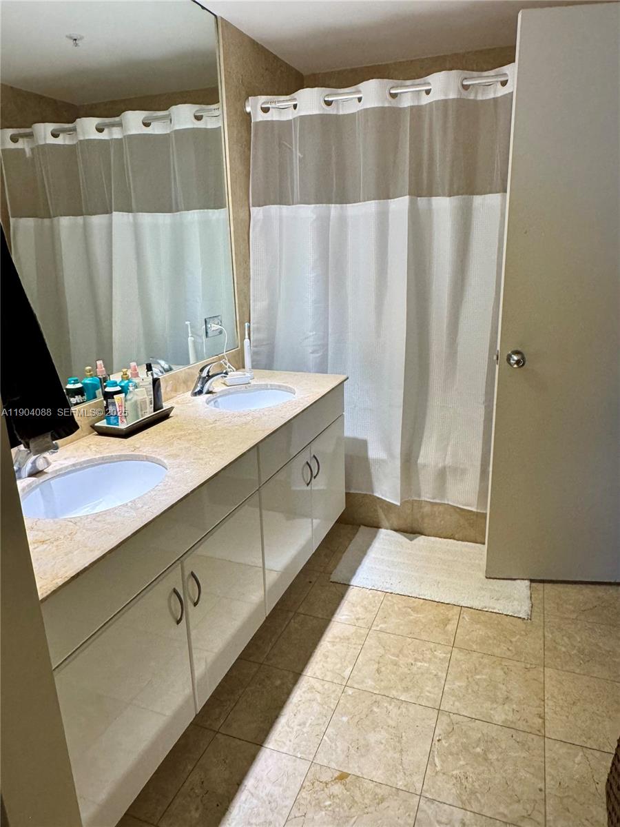 801 Brickell Key Blvd #1510, Miami FL 33131