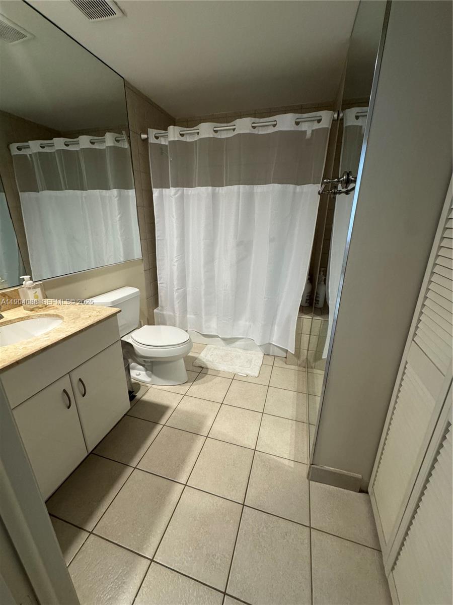 801 Brickell Key Blvd #1510, Miami FL 33131