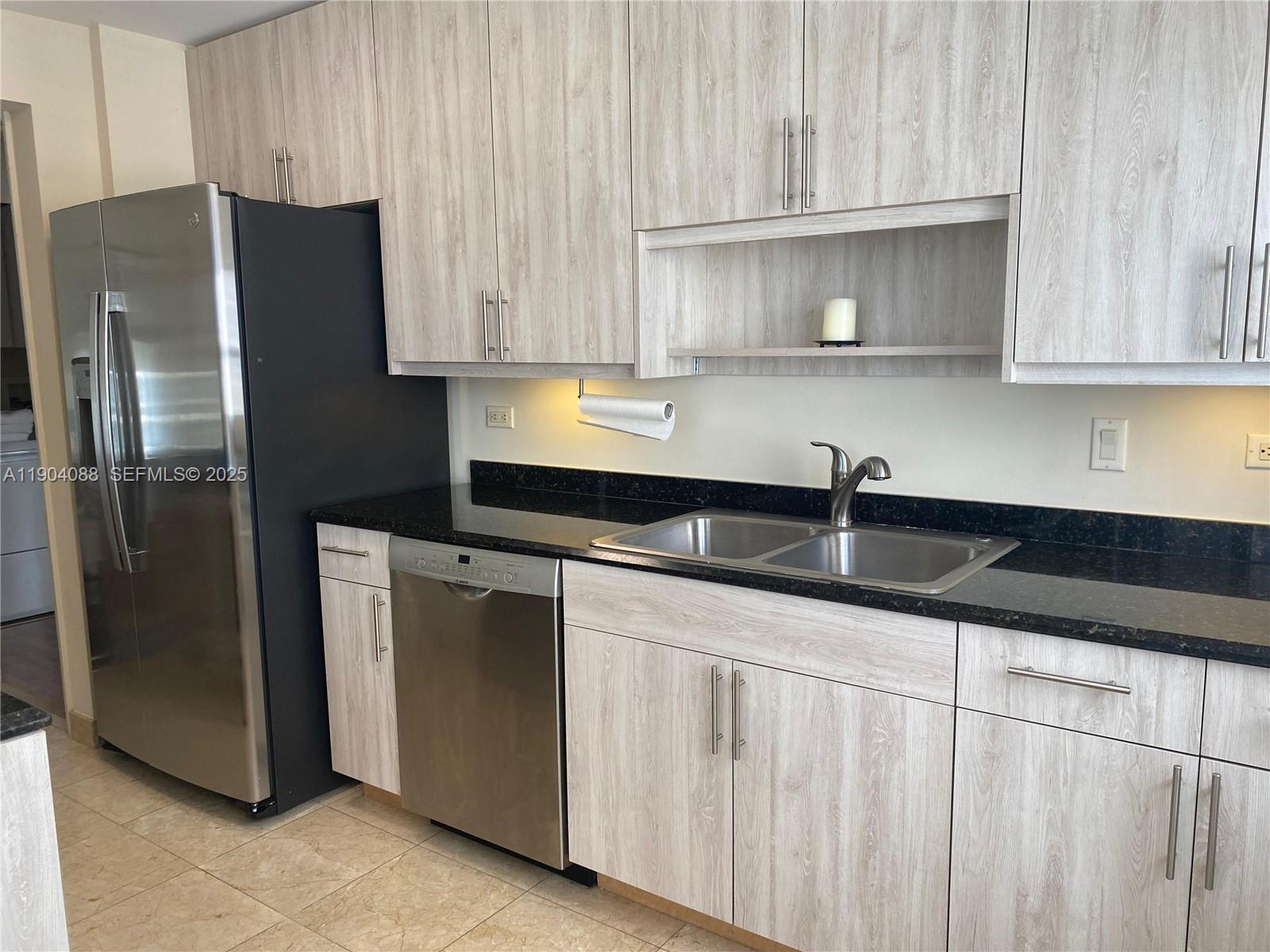 801 Brickell Key Blvd #1510, Miami FL 33131