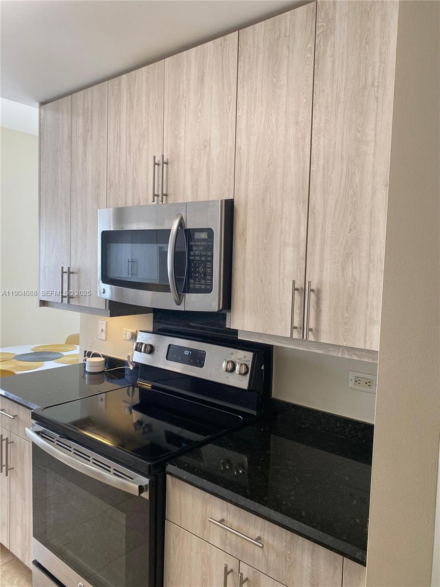 801 Brickell Key Blvd #1510, Miami FL 33131