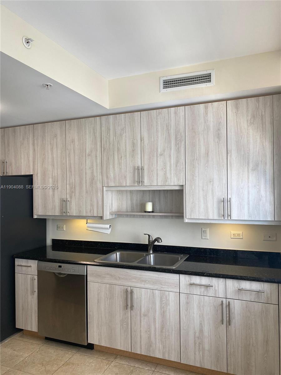 801 Brickell Key Blvd #1510, Miami FL 33131